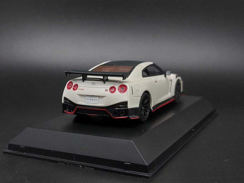 Масштабна модель 1/43 Nissan GT-R R35 Nismo від Kyosho