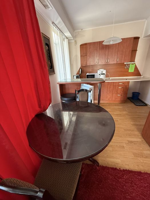 Виставка , власник