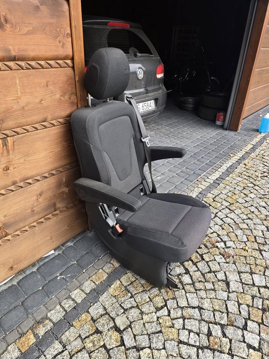 Siedzenia fotel wnętrze  podsufitka boczki kanapa tył vito 447