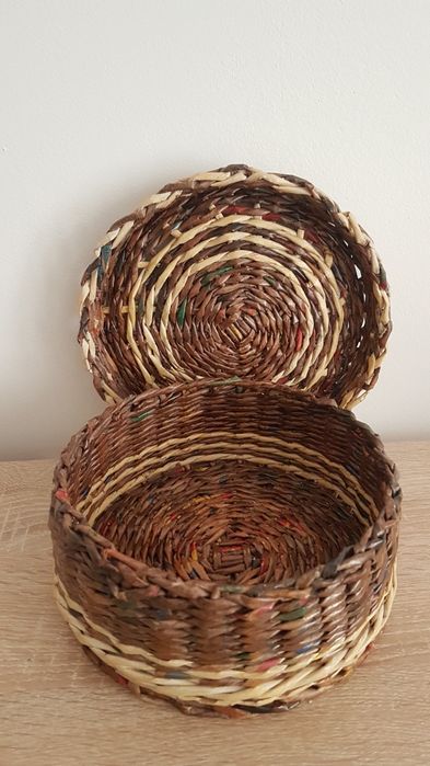 Ręcznie robione pudełko z papieru