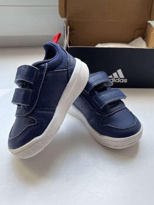 Кросівки шкіряні дитячі Adidas Tensaur I S24053