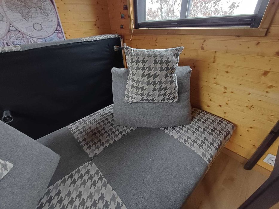 Sofa com almofadas de costa amovíveis