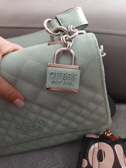 Mala Guess e Moschino