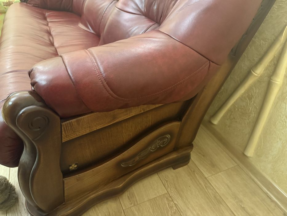 Стол , Диван и два кресла