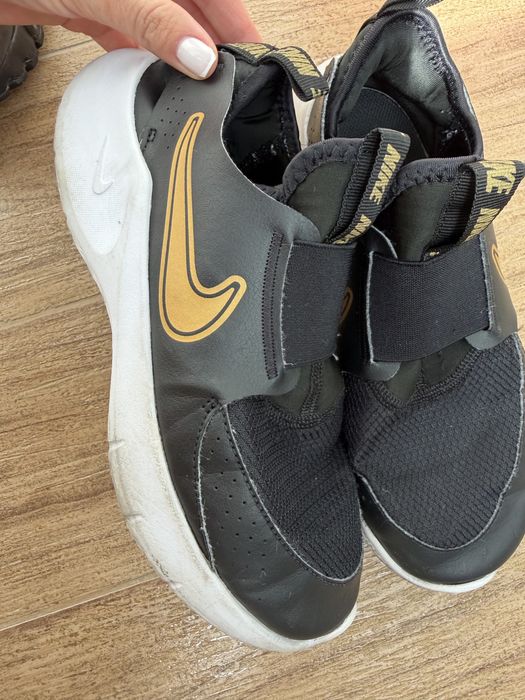 Дитячі кросівки nike 5,5 Y