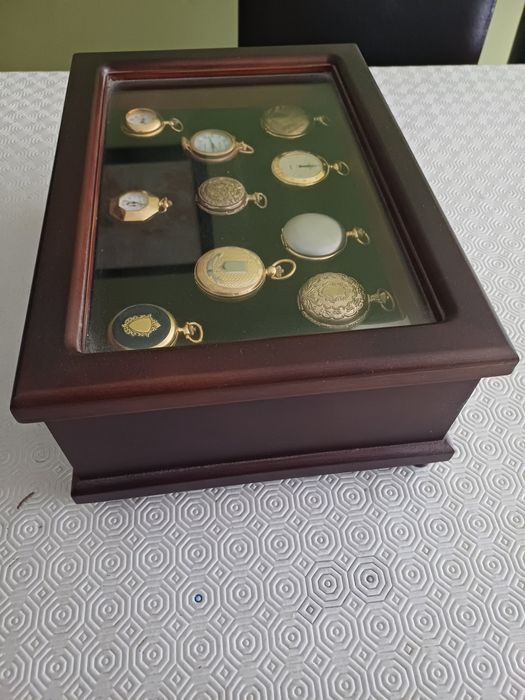 Coleção de 30 relógios de bolso