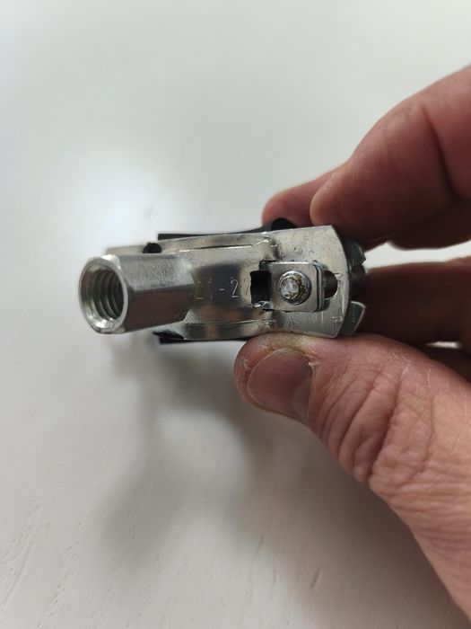Abraçadeiras para  canos com borracha marca SIKLA 21-27mm para tubos 
Ver detalhes