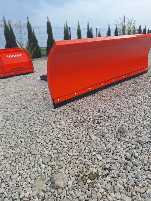 Pług do śniegu do paleciaka widlaka wózka widłowego