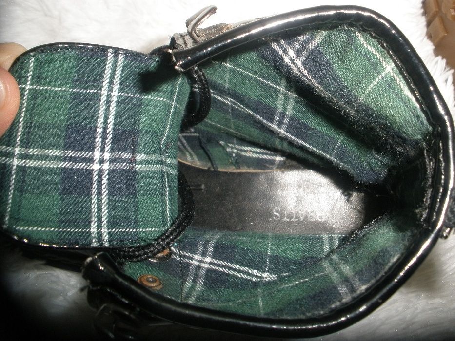 Buty za kostkę bootki czarne firmy Barratts rozmiar 36