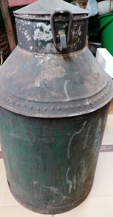 Pote metalico, usado no azeite, em bom estado