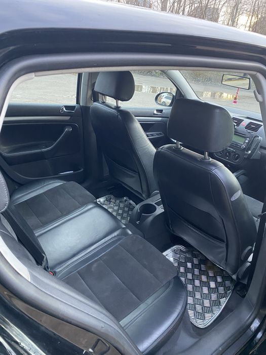 Volkswagen Golf 5 2004 2.0 TDI