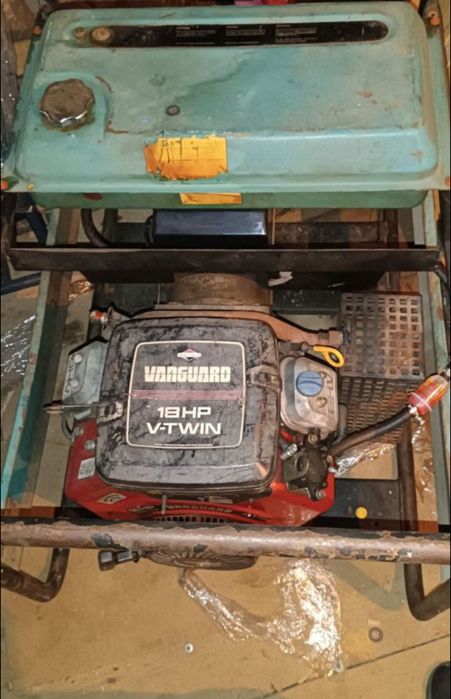 Продам бензогенератор 3.7-8.5kVA