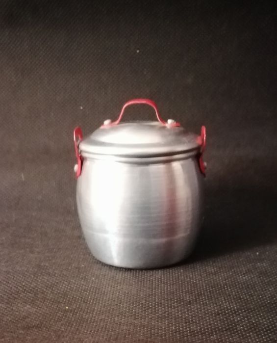 Brinquedo, panela antiga de brincar em alumínio