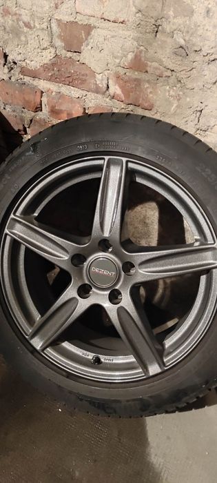 Aluminiowe felgi firmy DEZENT z oponami