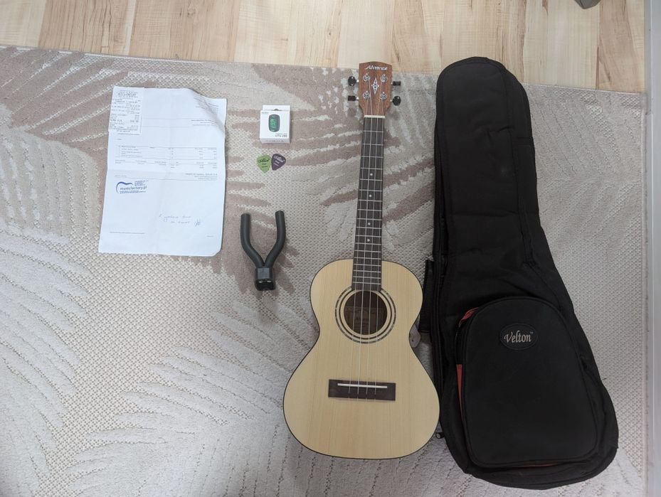 Ukulele Tenorowe Alvarez RU26T.  Stan idealny. Kupione za 550PLN