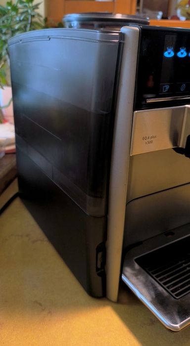 Ekspres aut. Siemens EQ6 plus s500. Sprawny filmy