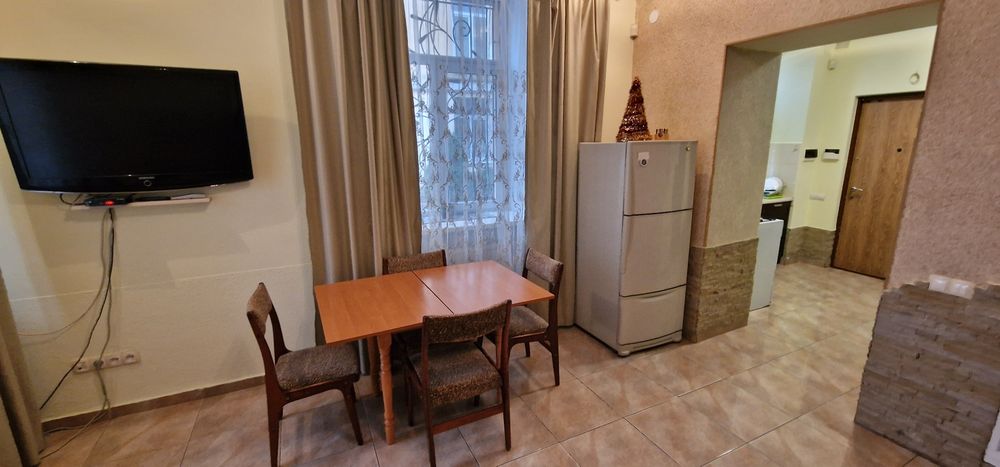 Подобово.Центр  до 5 осіб,