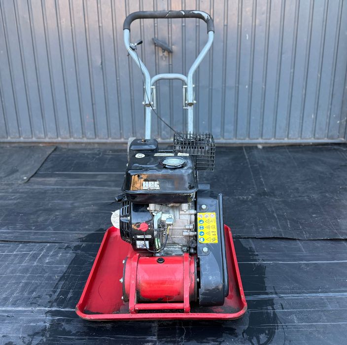 Oferta specjalna Wynajem zagęszczarka HECHT 1114 – 87 kg, 15 kN