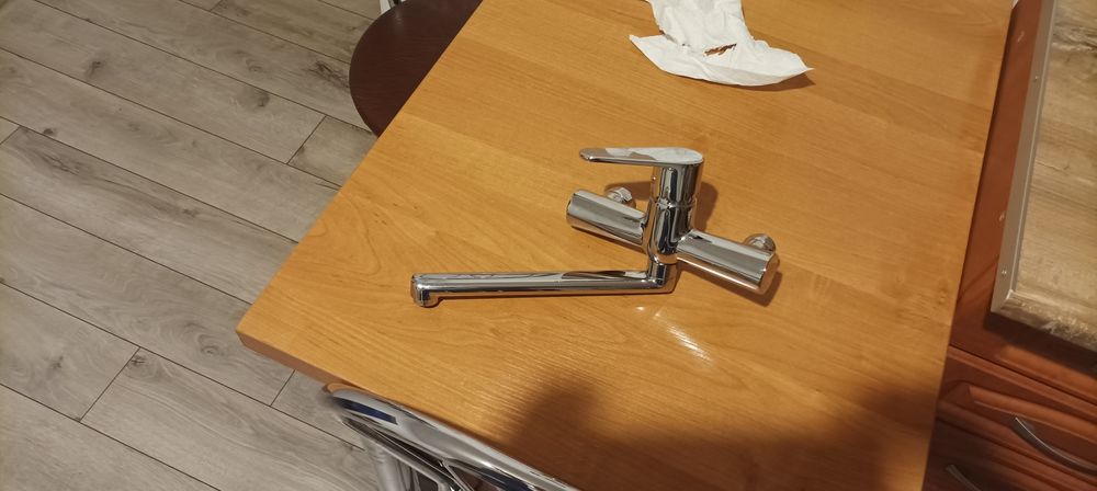 Kran ścienny FllA rozstaw zaworów 15cm długość wylewki 22,5