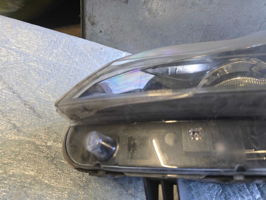 lampa przód Renault Laguna 3 lift
