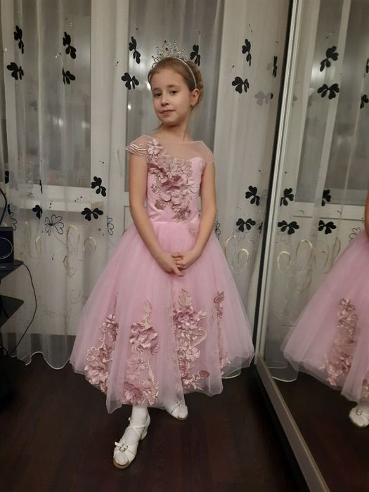 Святкова чудова сукня