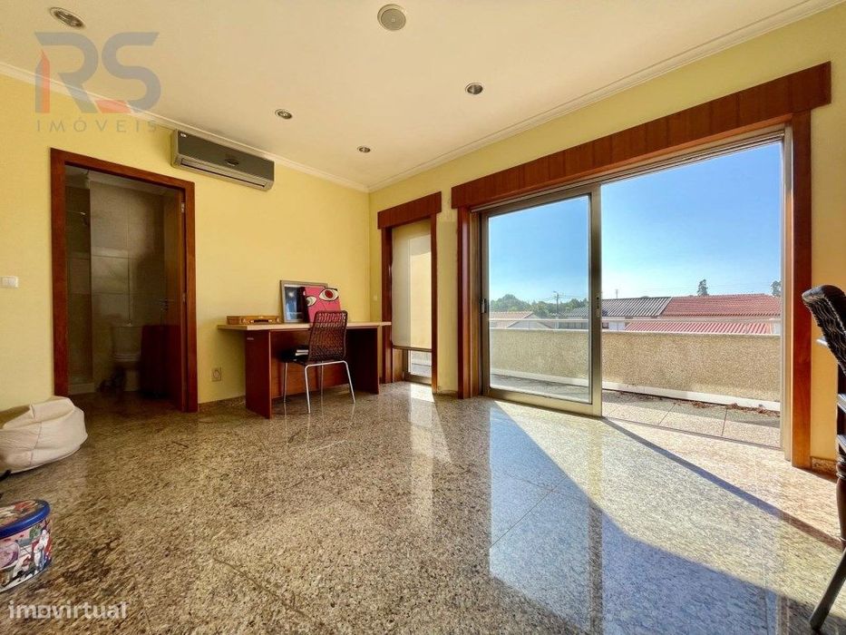 Moradia T5 2 frentes, Castelo da Maia