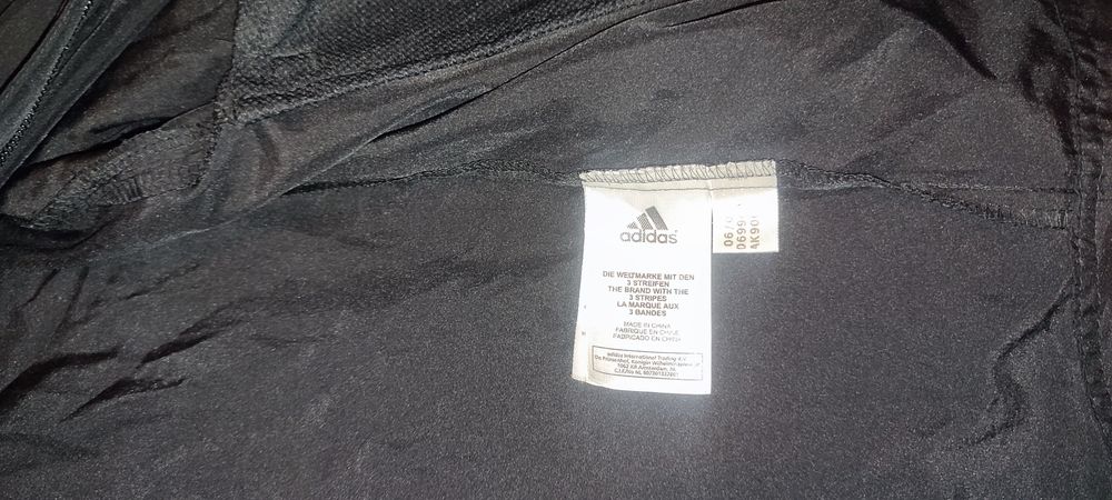 Продам класну,вантажну,орігінальну чоловічу олімпійку Adidas розмір L.