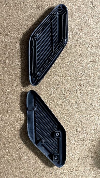 Grelha respiro e tampa combustível Toyota Corolla KE20