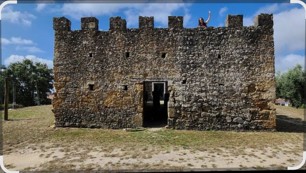 Casa T5 com anexos e pátio