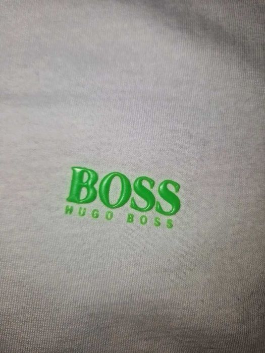 Biały bawełniany t-shirt z zielonym logo Hugo Boss xl/xxl