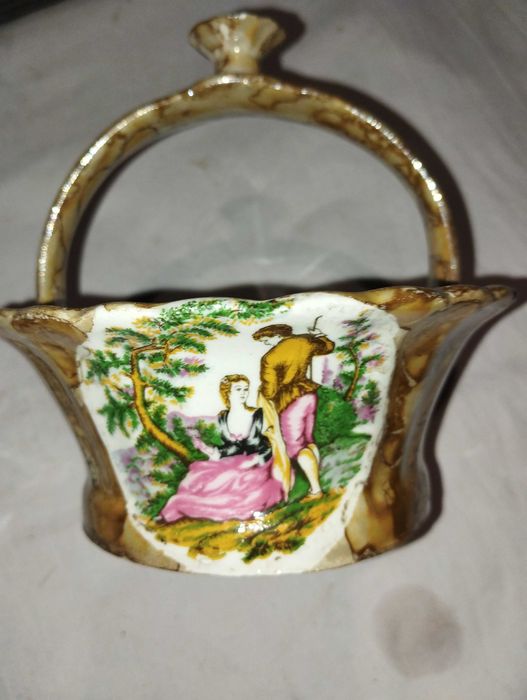 Продам разную интересную посуду по разумной цене.