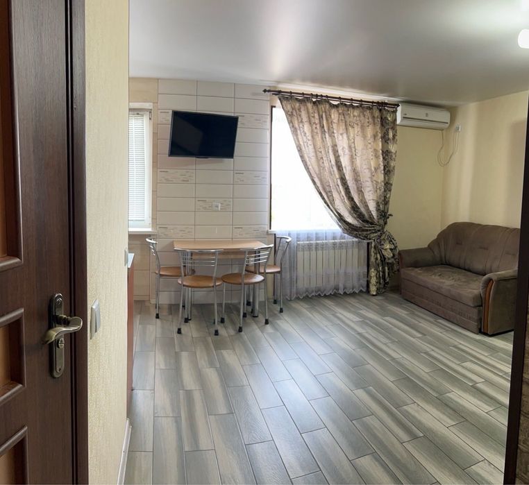 2км кв. Центр. Авто. Жд вокзали . 1200 за добу.