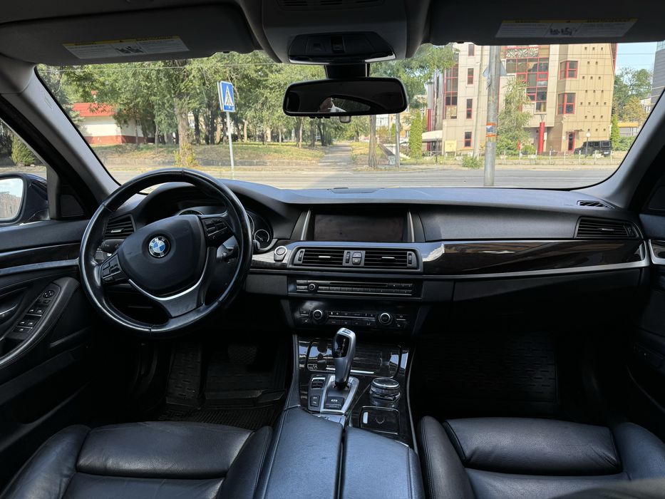 BMW F10 2015 2.0 бензин