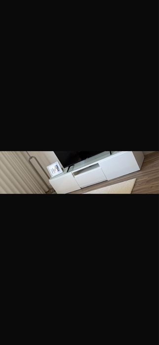 Móvel de TV IKEA BESTÅ com Tampo em Vidro (180 cm) – Amadora