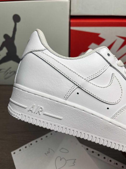 NIKE white sneakers, size 40