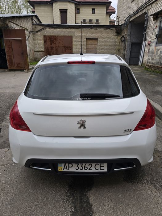 Peugeot 308 2011 г.   1.6D MT дизель