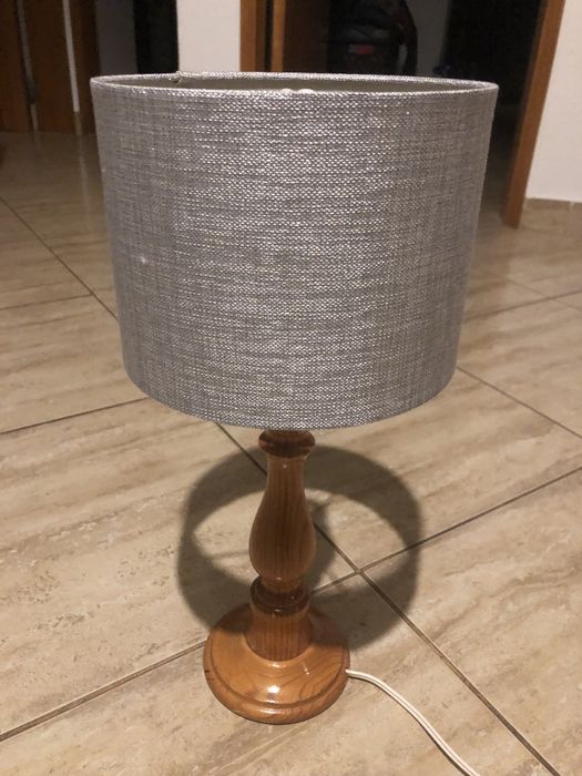 Conjunto de 2 Candeeiros de Mesa – Estilo Elegante, Excelente Estado