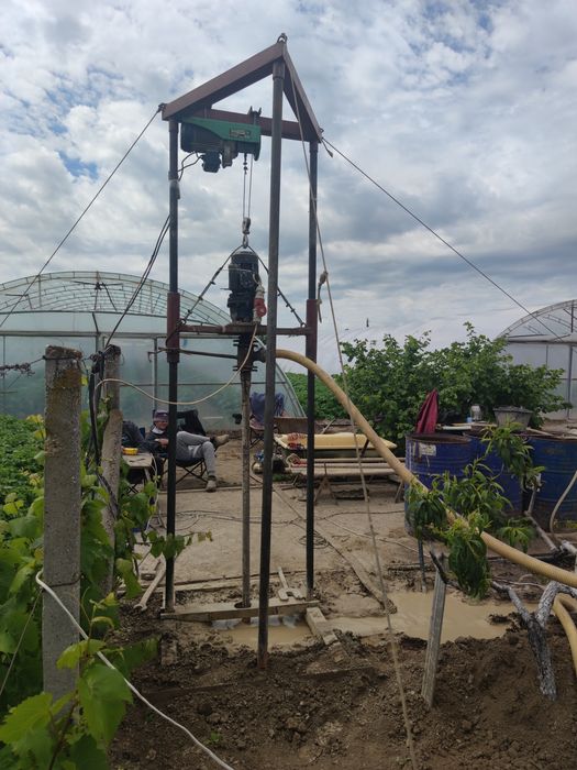 Бурение скважин.