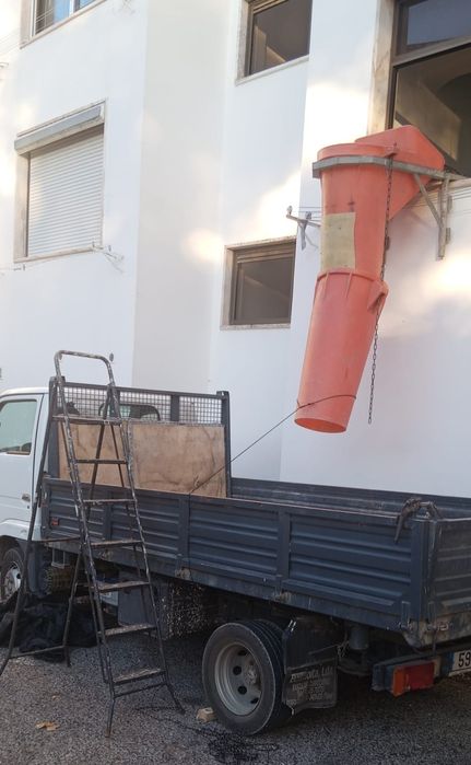 CARRINHAS de CAIXA ABERTA p/recolha e transporte de todo o entulho