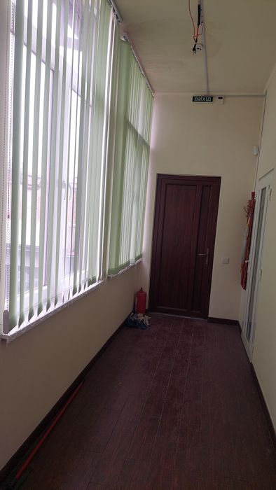 Продається 1кім кв студія 51кв м  вул. Латоричний двір.