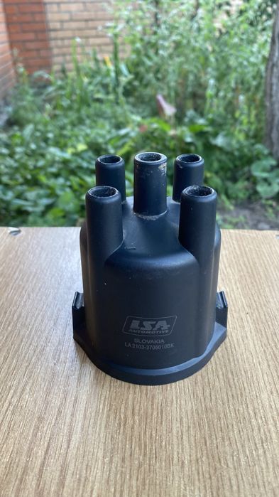 Крышка распрелелителя зажигания на ВАЗ