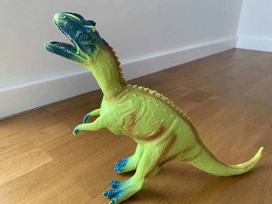 Allozaur/dinozaur ok.20-25 cm z dzwiekiem