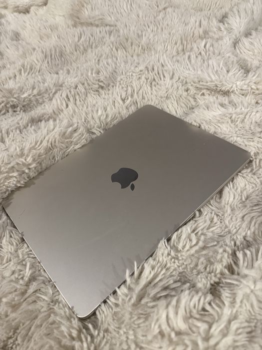 MacBook Air M2 2022