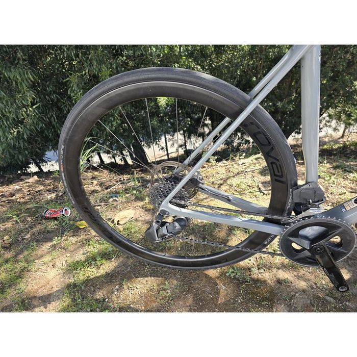 Bicicleta de carbono L com axs e rodas carbono