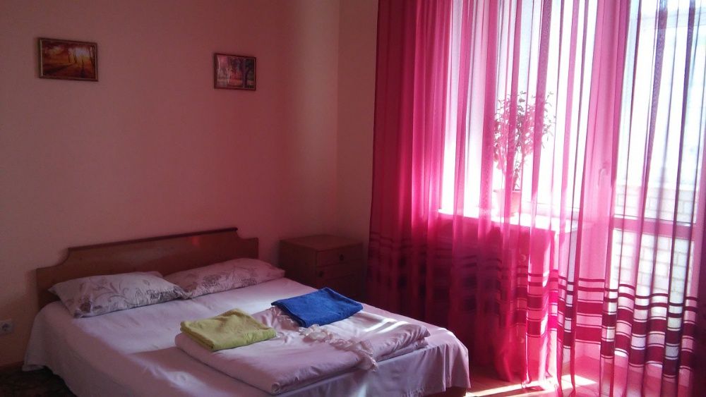 Сдам посуточно большую двушку на Вишенке.