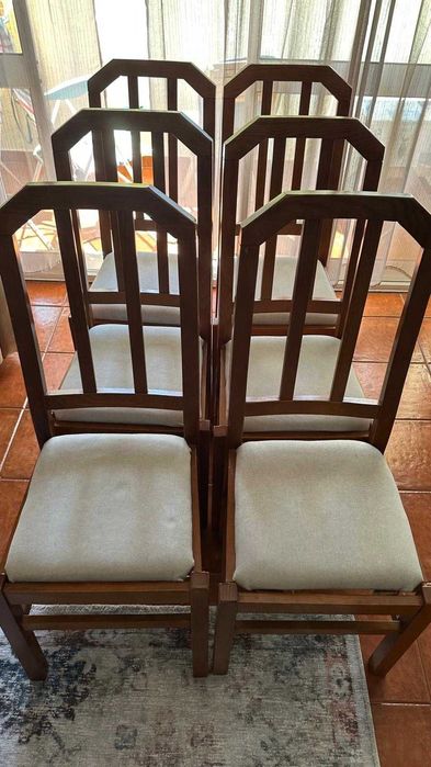 Conjunto de seis cadeiras em pinho