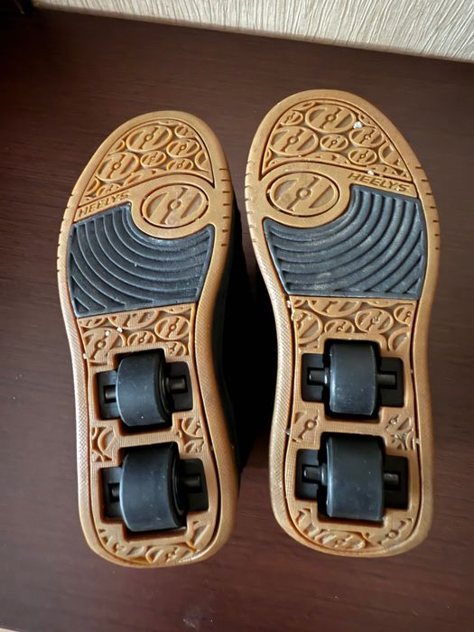 Дитячі роликові кросівки Heelys