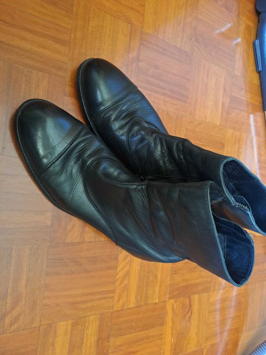 Botas cabedal 44 pretas homem usadas