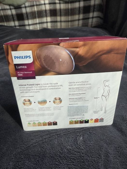 Фотоепілятор Philips Lumea IPL Hair Removal 7000