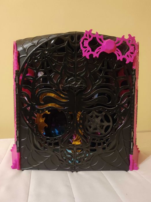 Scena studio monster High